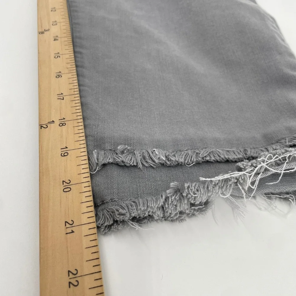 Chico's Capri Pants Womens 2.5 Gray Perfect Stretch Girlfriend Slim Frayed Hem